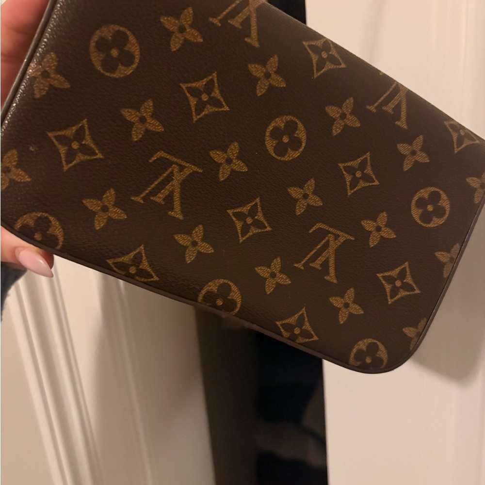 FAUX Louis Vuitton Crossbody or Shoulder Bag